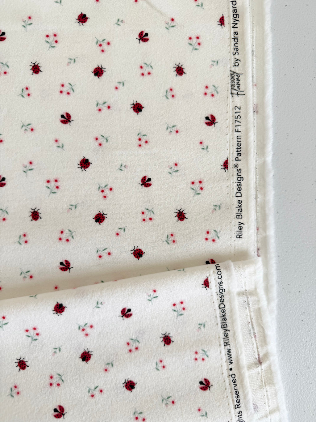 Flannel Meadow Moments Ladybugs Cream