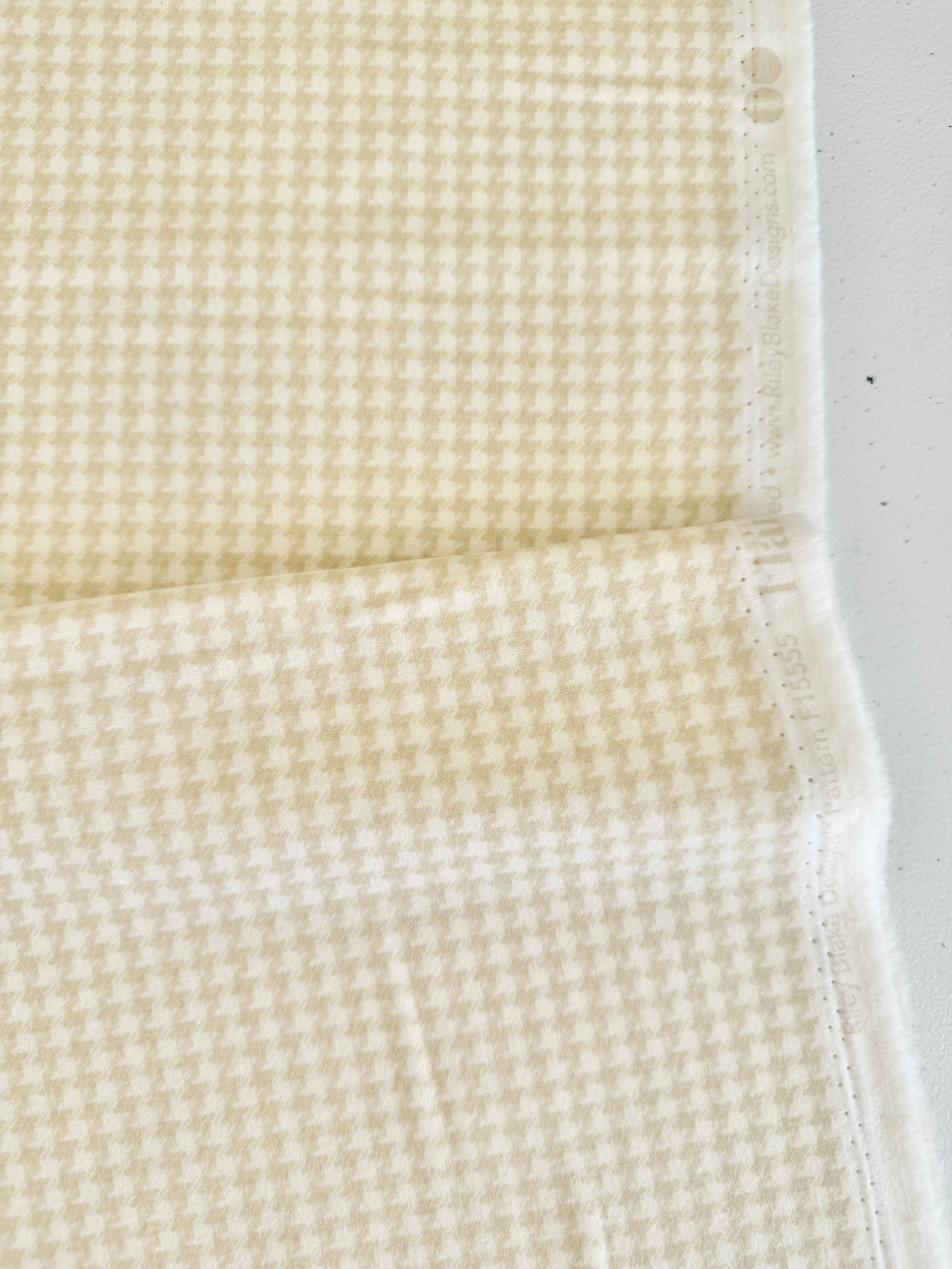 Stitcher's Flannel Houndstooth Cream